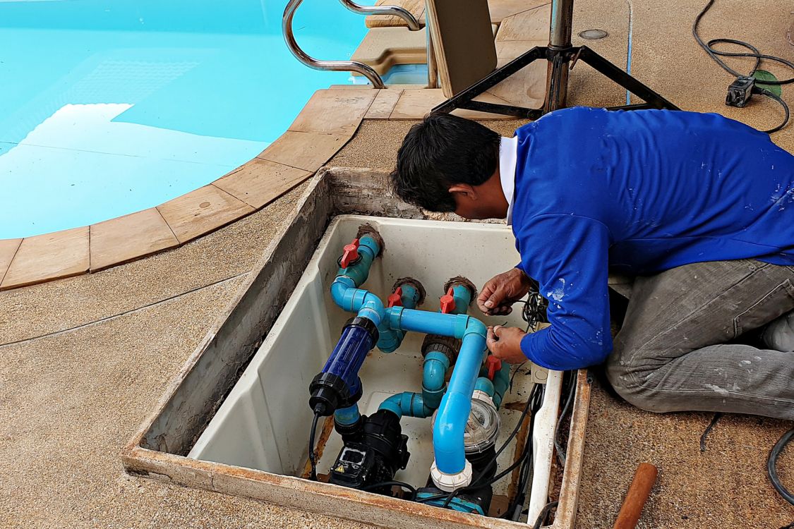 Pool vacuuming service in Westminster CA